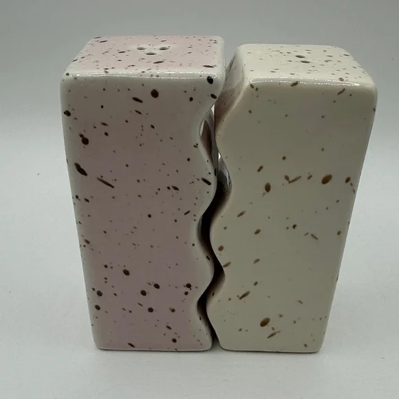 Unique Pink and White Ceramic Wave Salt and Pepper Shakers - Picture 5 of 7